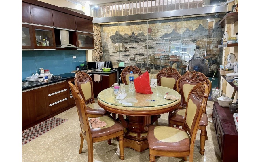 CHO THUÊ NHÀ LIỀN KỀ Ô TÔ TRÁNH NGUYỄN VĂN LỘC 4 TẦNG, 78M2, 4N, 4 WC Ở, VP - 33 TRIỆU (CÓ TL)